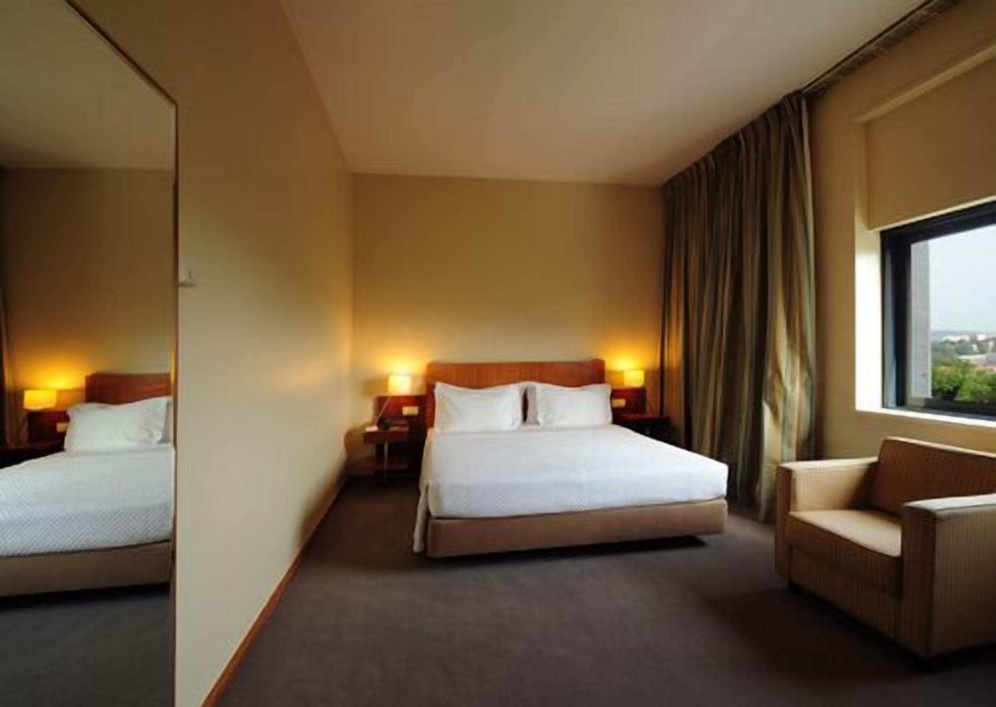 Hotel De Guimaraes Business & Spa Luaran gambar